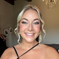 Profile Image for Malerie Weidmann.
