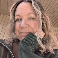 Profile Image for Laura.