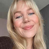 Profile Image for Carly.