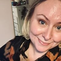 Profile Image for Helen Dearns.